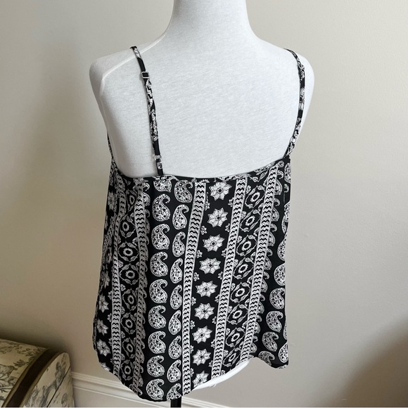 Hollister~ Women’s Spaghetti Strap Blouse-Size M-Black and White - Picture 6 of 10